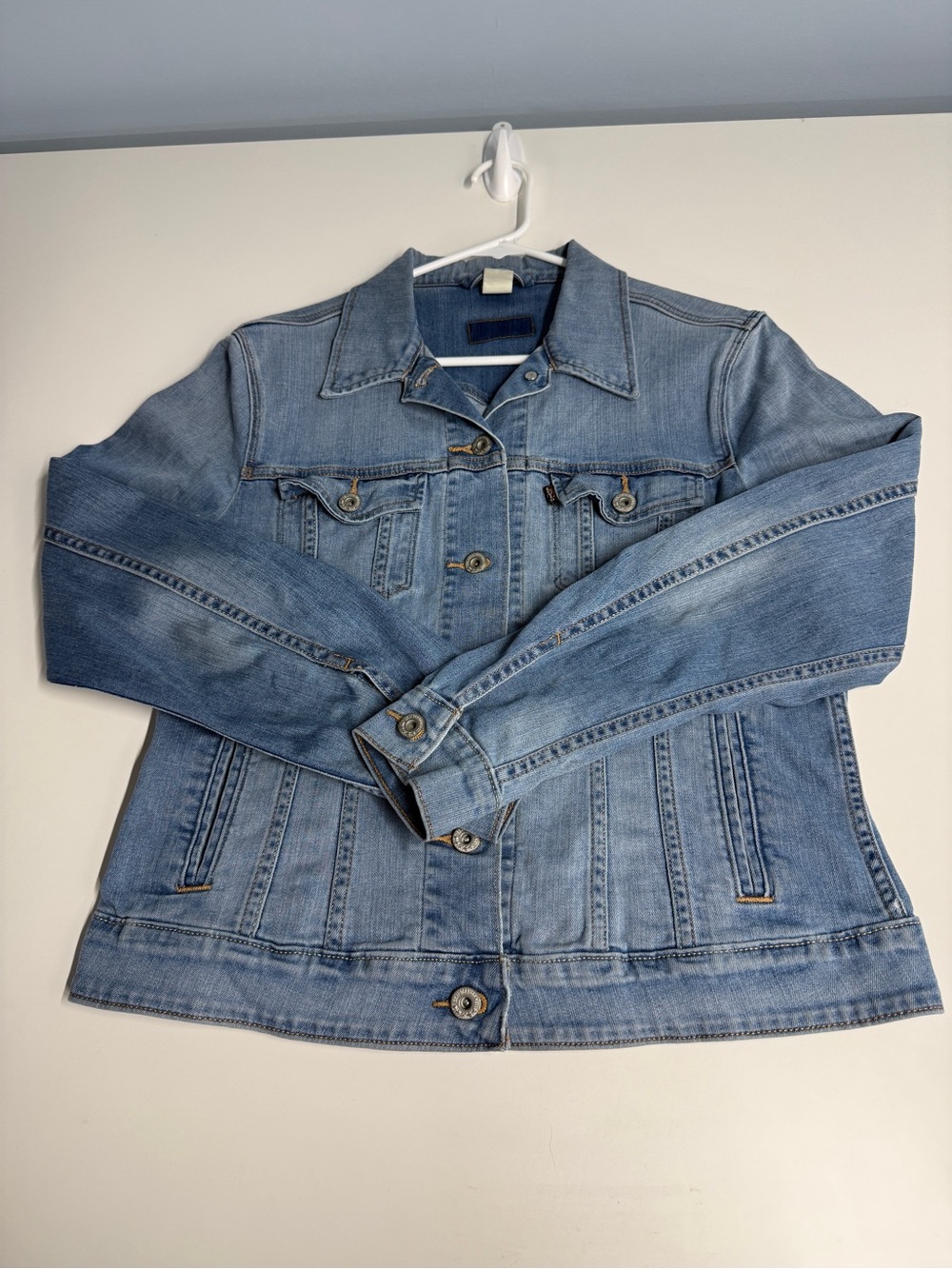 Levi's Light Blue Denim Trucker Jacket - Women